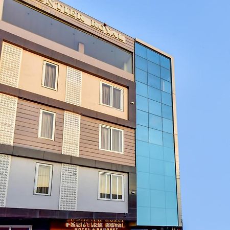 Tirath Capital O 73835 Hotel Frontier Royal & Banquet מראה חיצוני תמונה