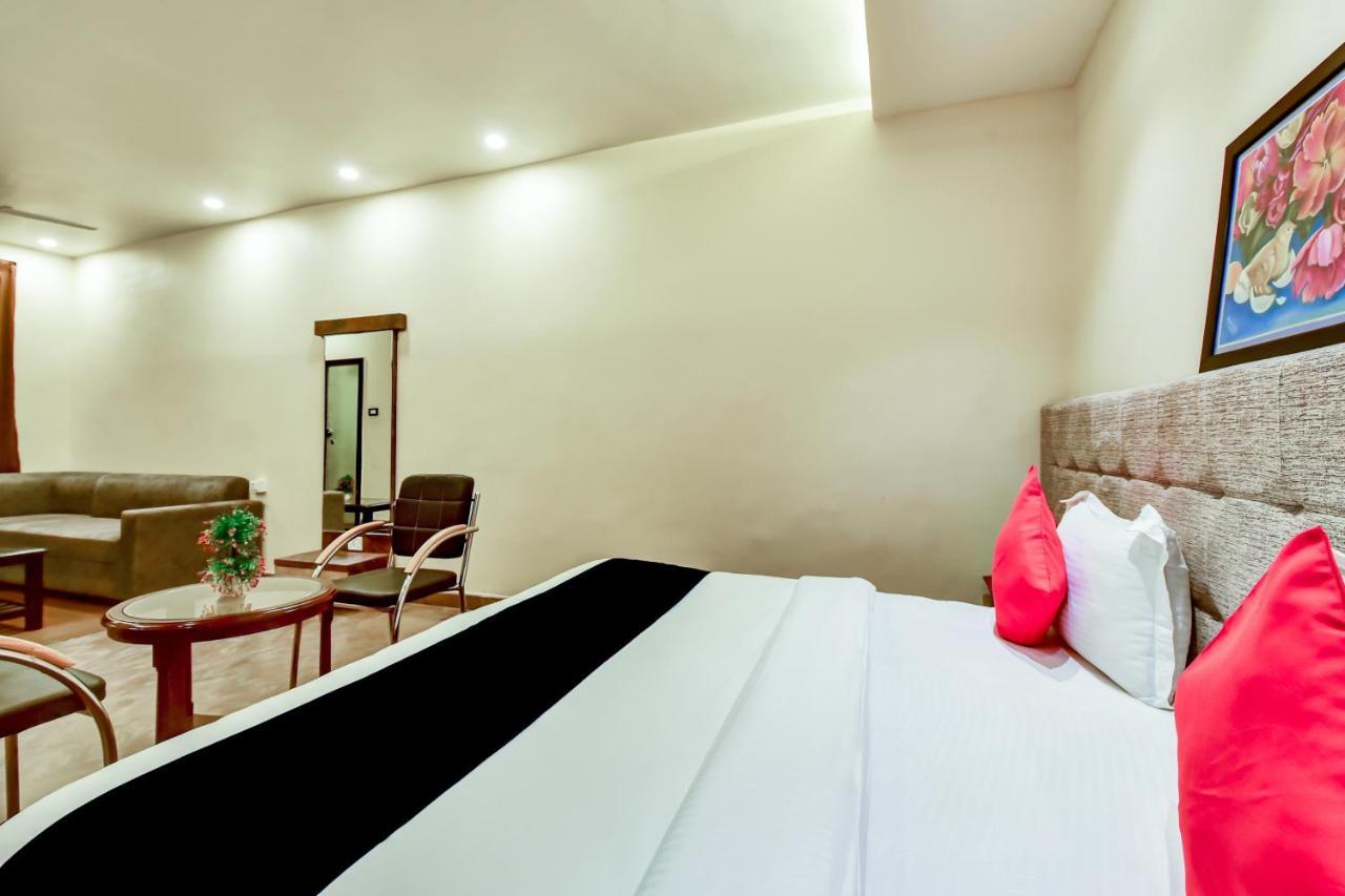 Tirath Capital O 73835 Hotel Frontier Royal & Banquet מראה חיצוני תמונה