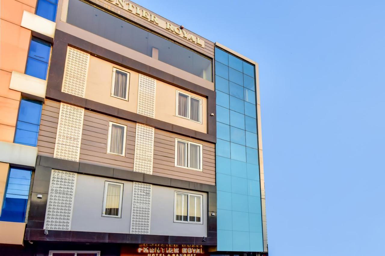 Tirath Capital O 73835 Hotel Frontier Royal & Banquet מראה חיצוני תמונה