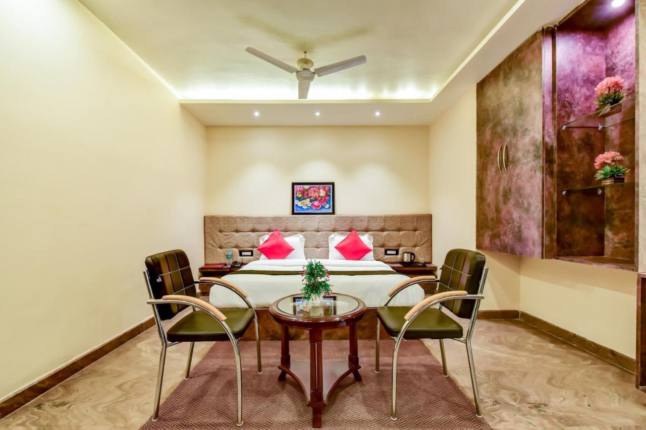 Tirath Capital O 73835 Hotel Frontier Royal & Banquet מראה חיצוני תמונה