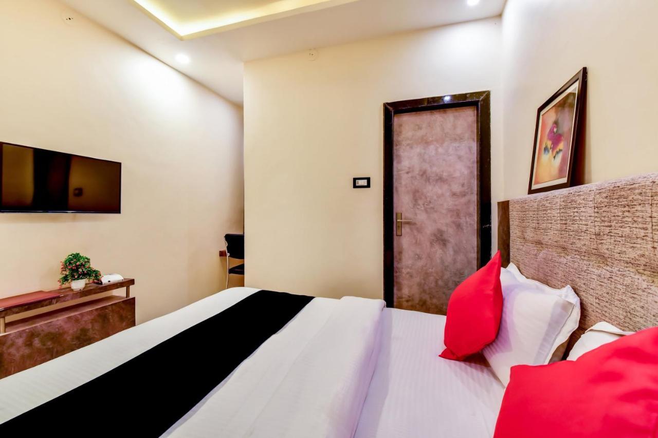 Tirath Capital O 73835 Hotel Frontier Royal & Banquet מראה חיצוני תמונה